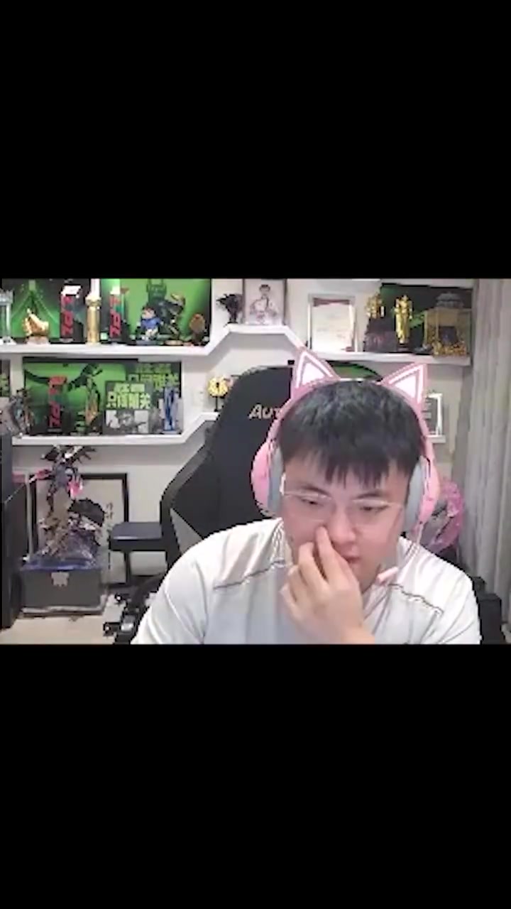 电子png游戏Uzi谈水晶哥要退网：我挺佩服他和姿态的，播的比我久，还要整活